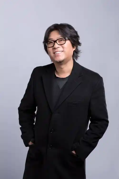 54岁高晓松晒工作照减肥成功被调侃是男版贾玲