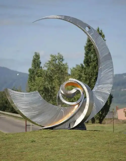 大型不锈钢地产雕塑