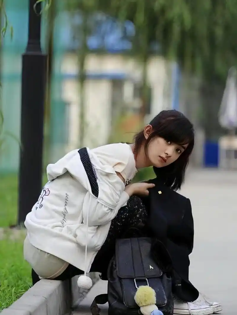 赵丽颖出道早期照片99 赵丽颖真的是从小美到大,早期的她精致又可爱