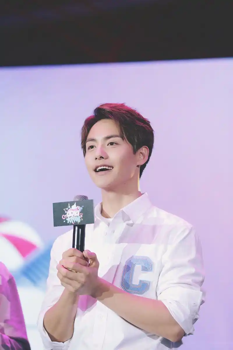 马天宇《三国机密》白衬衫的小马哥哥超甜的!