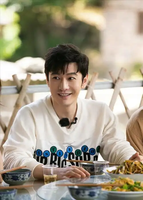 有一种"整容"叫黄晓明离婚,前妻杨颖没什么变化,他像换了个人|陈伟霆