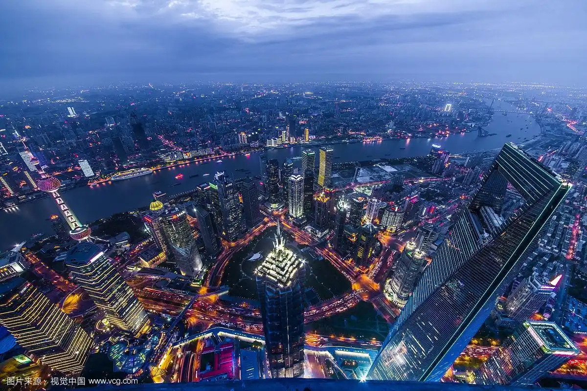 俯瞰上海陆家嘴外滩全貌夜景