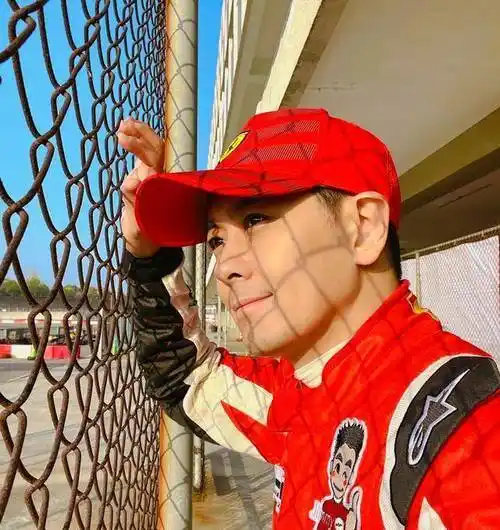 林志颖自称生儿子靠它,迷信言论遭网友批判_红色_铲子_案子