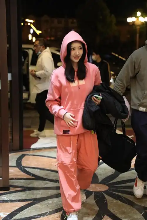 景甜特步生图yyds