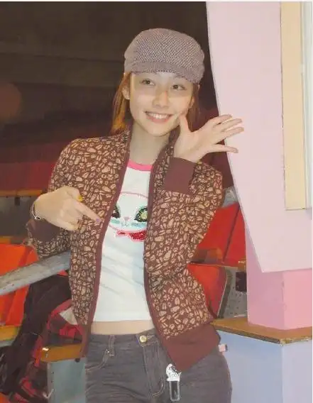 想起一个许久不见的名字——陈文媛,她唱过这首歌的粤语版《野种子》