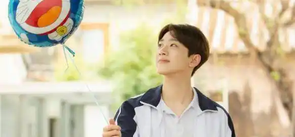 梁又年被淼淼的热情,屏嘉,在很早的时候就对淼淼有了好感.