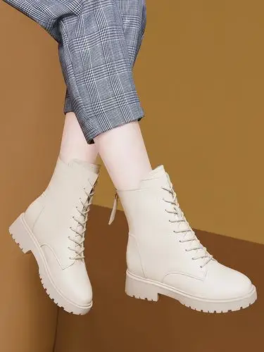 2020冬天新款韩版女靴子时尚潮流马丁靴机车靴真皮女鞋子冬靴