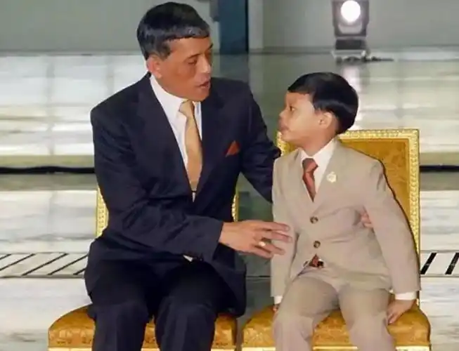 长相帅气博士毕业,14岁提帮功面临出局|王子|苏提达|王室|王储_网易