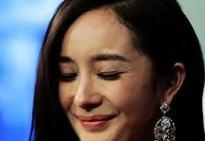 没有了聚光灯和美颜,这些当红女星的素颜照见过吗?