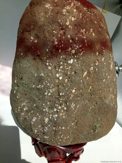 六方晶体钻石陨石(中吸磁)