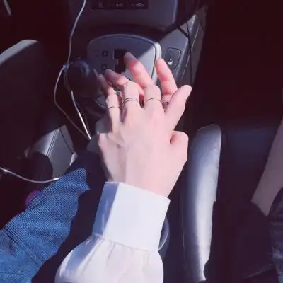 超甜秀恩爱超虐狗的情头两张唯美好看的情侣真人微信头像图片