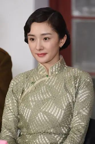 原创杨幂新戏旗袍造型首次曝光,前凸后翘被赞身材好