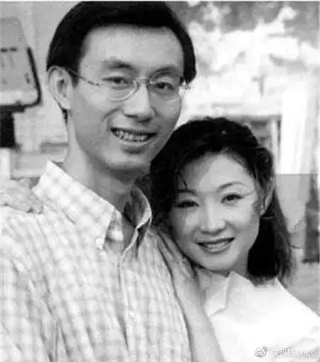 她的前夫是中国"棋坛少帅"围棋九段郑弘.