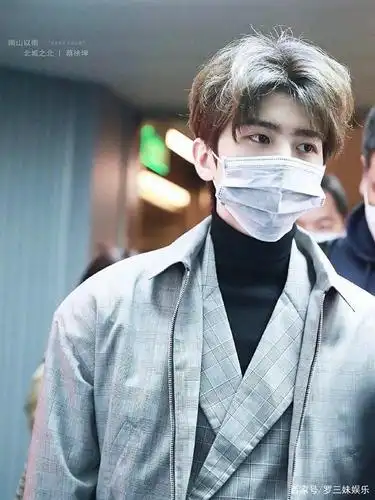 笑哭!口罩也要配色,蔡徐坤是小学生还是强迫症终极患者?