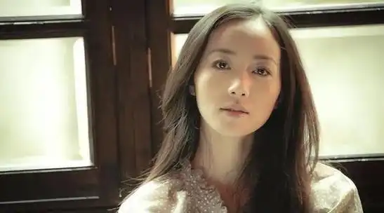 韩雪曝光丈夫身份背景深厚鲜为人知难怪大18岁都要嫁