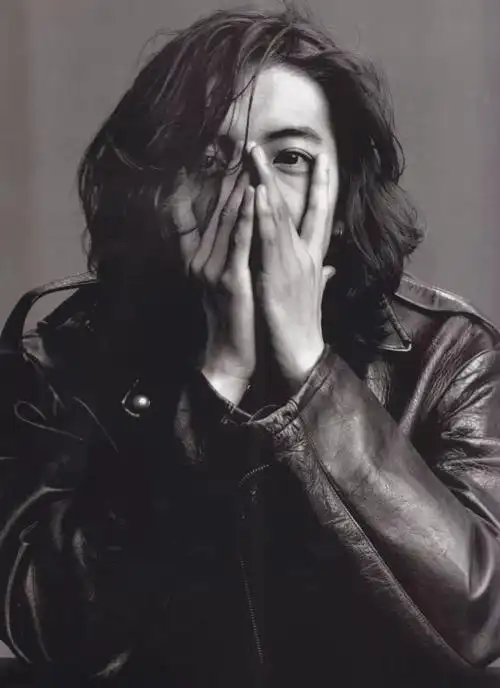 壁纸丨今天木村拓哉生日,你怕是不知道他年轻时有多帅?