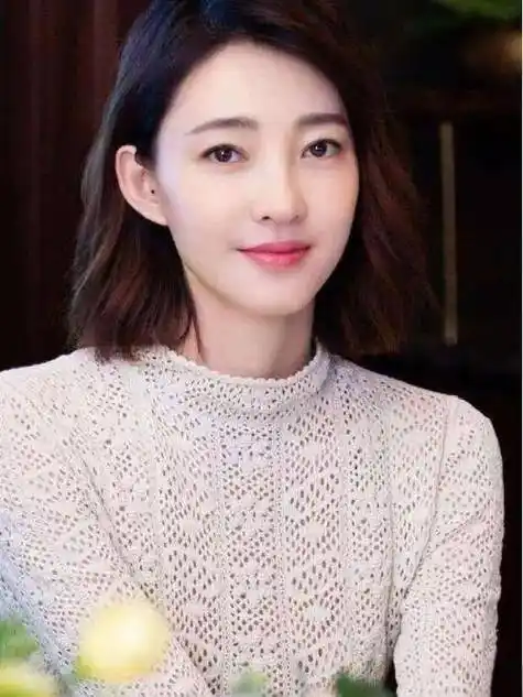 娱乐圈女星"富贵险中求":揭秘有钱人圈子的"可玩"名单