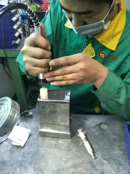 及时帮客户解决问题,毅顺模具省模抛光厂一直在努力