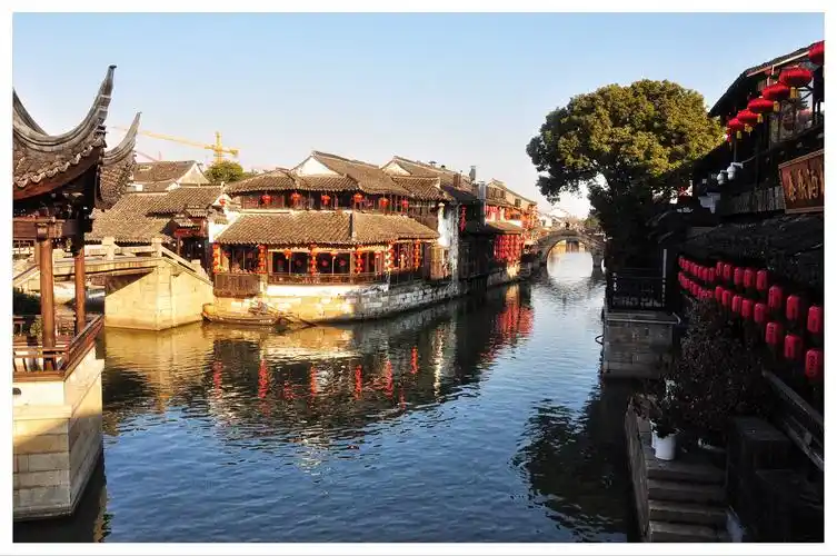 烟雨入江南,山水如墨染