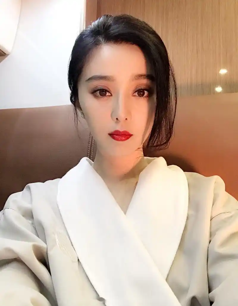 美妆达人范冰冰在个人手淘帐号分享了自己美白的小心得,盛夏将至,冰邦