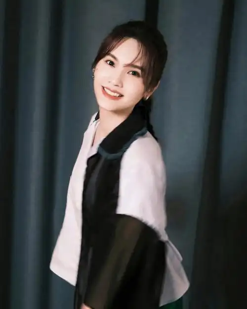 杨丞琳灿烂的前行第四期look