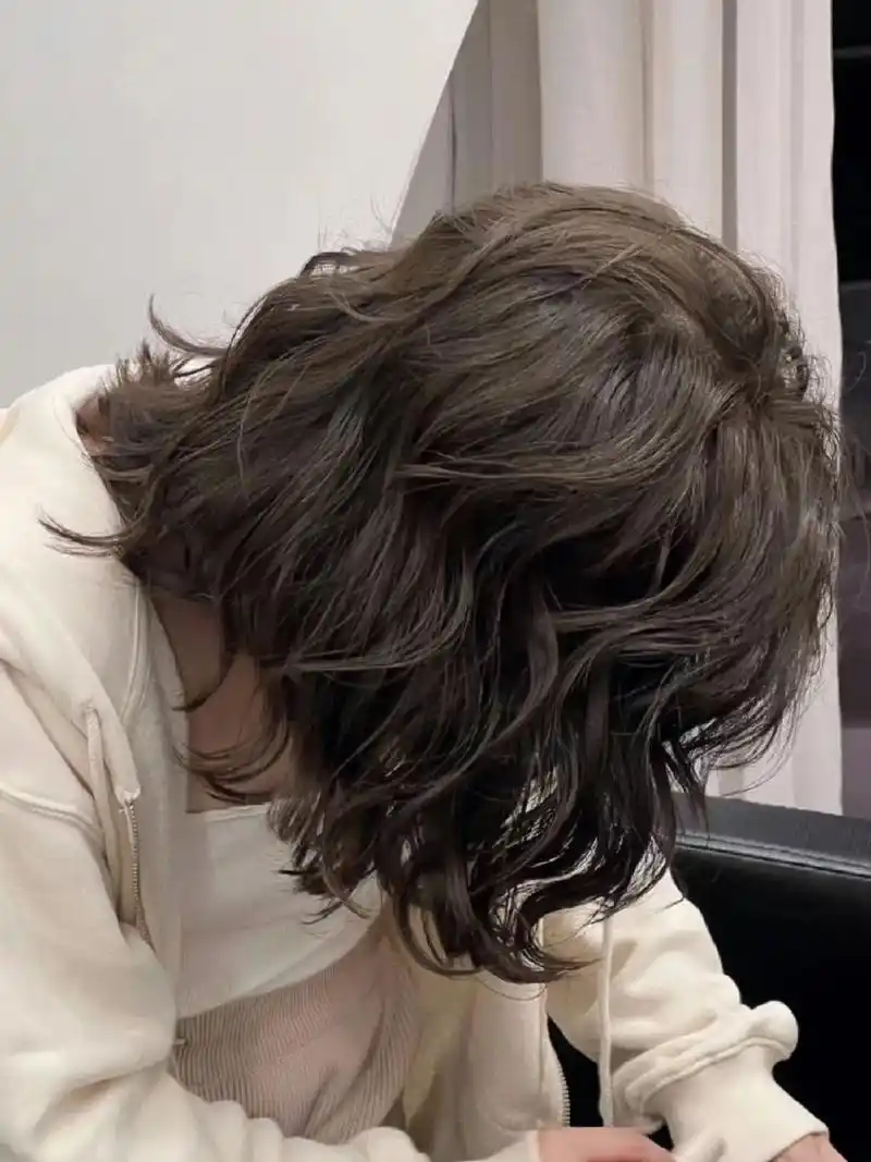 中短发尴尬期一定要安利这款短发卷发