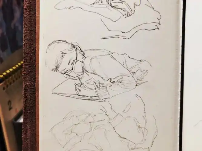 公交车上的速写