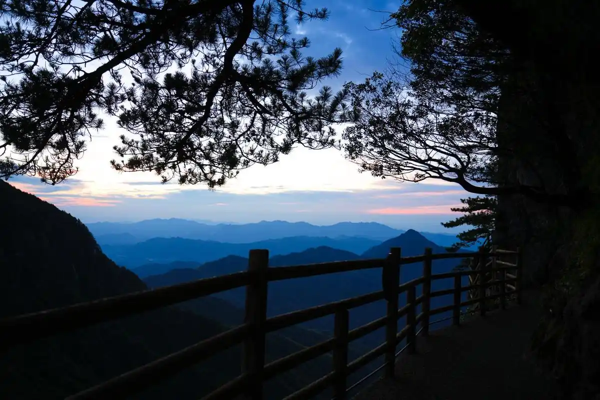 这个夏天我觉得比去年的夏天还要热,还好这次来到宜春明月山旅游,让我