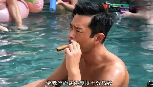 古天乐新电影细节曝光,古天乐饰演大佬变身老烟枪,雪茄不离手!