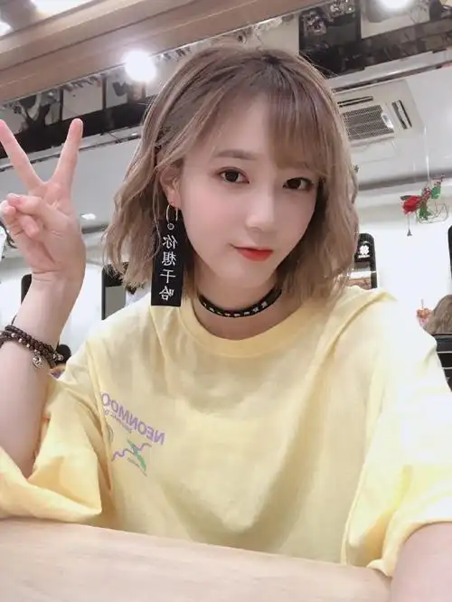 赵晔赵晔,生于1995年8月28日,中国大型女子偶像团体snh48的三期生