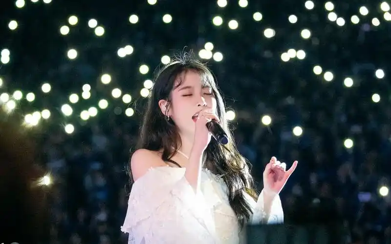 【iu】点击不后悔(2019—2020年)最值得收藏的演唱会舞台279