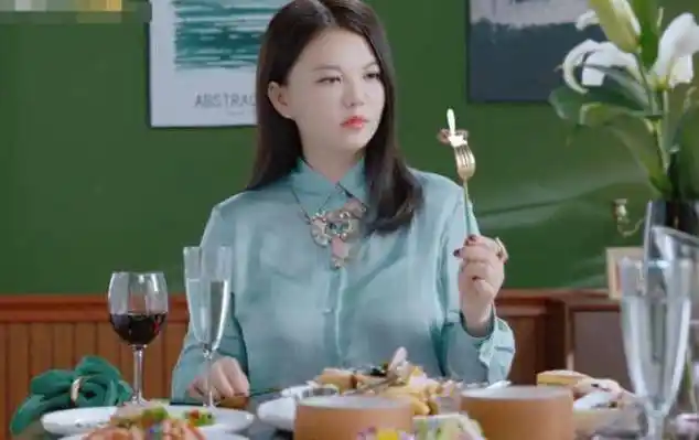 节目组请专业人员为嘉宾体检,结果李湘两口子都被查出和肥胖病有关的