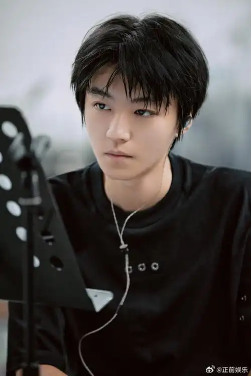 王俊凯演唱会练习室##王俊凯顺毛素颜彩排