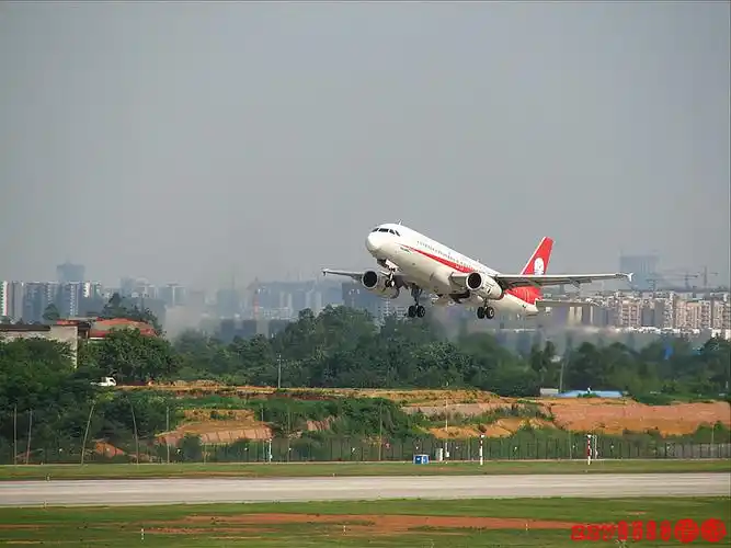 震撼刺激 近距离观赏飞机起飞雄姿