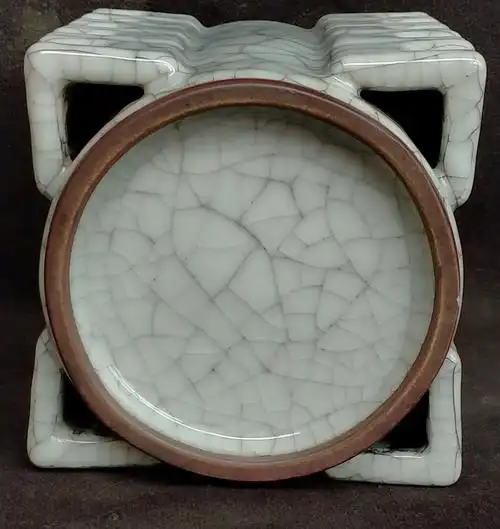 宋:官窑月白釉琮式瓶.高14.5cm口径10.3cm宽10.8cmx10.8cm