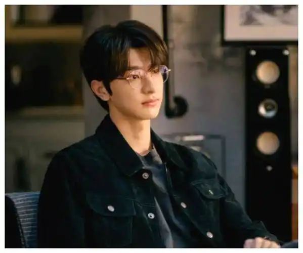 男明星崭露头角,95后追捧,成为当红宠儿_小甜_领域_形象