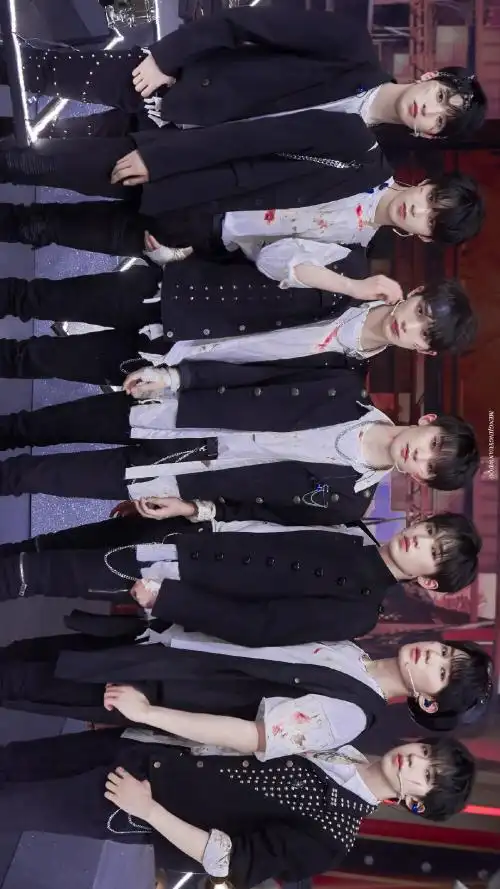 tnt时代少年团横屏合照