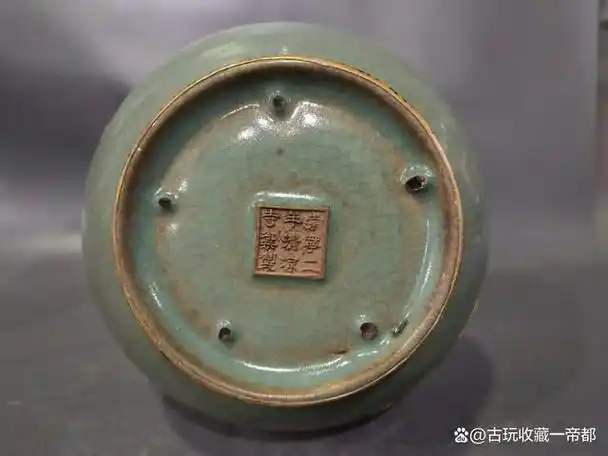 汝窑镶嵌包口花卉纹玉壶春瓶崇宁二年清凉寺御制旧藏