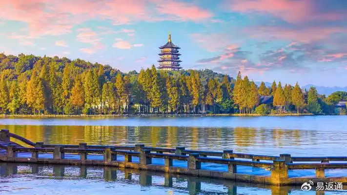 提到杭州,西湖总是第一个跃入脑海.