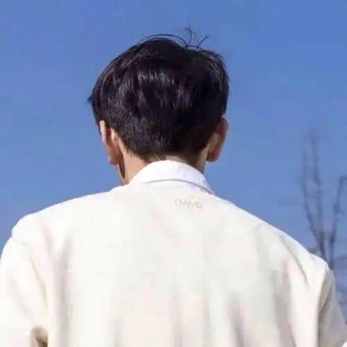 帅气暖男图片背影 帅气暖男图片真实-图片大观-奇异网