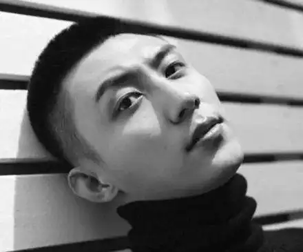 男生寸头合适什么脸型呢 2021年几款超个性男生寸头发型 - 男士短发