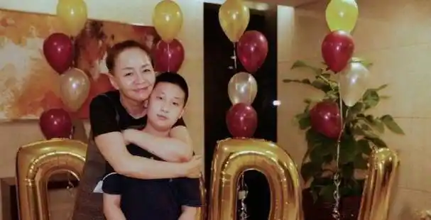 宋丹丹的60岁生日,杨紫张一山都去了,还有客人让人意想不到_刘涛