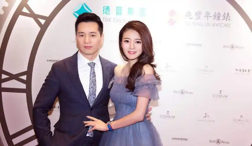 安以轩生子晒孩子脚丫照丈夫陈荣炼全程陪产幸福美满