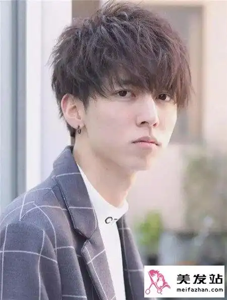 男生烫发流行款空气感纹理烫