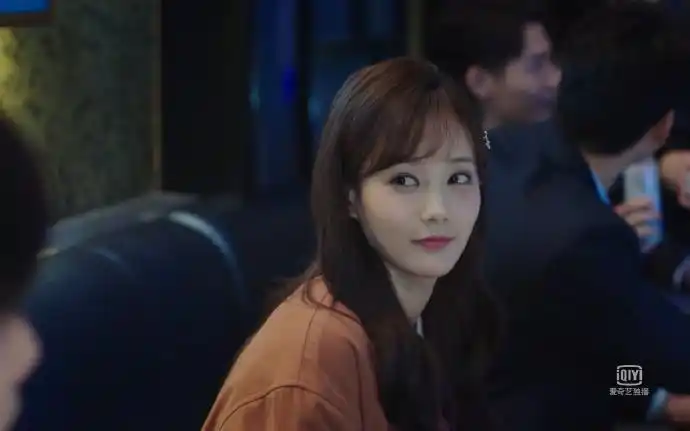 李一桐本色出演艾情