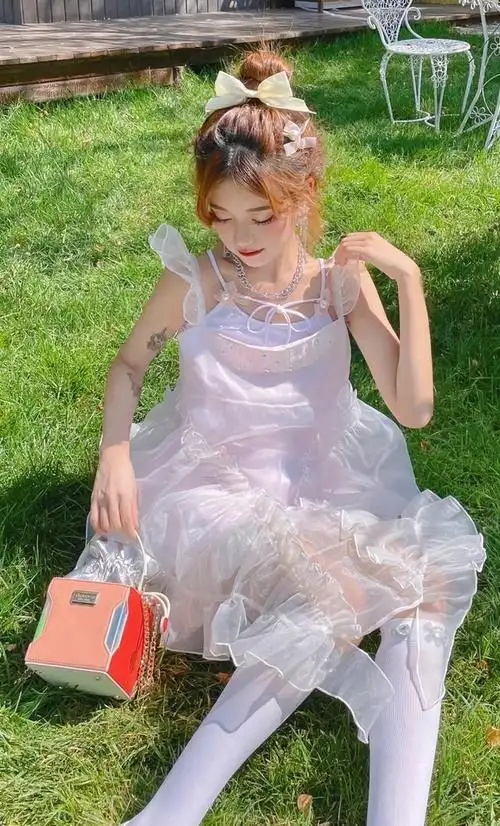 20岁女孩穿裙子,运用这些穿搭技巧,轻松穿出"小仙女"气质|连衣裙|粉色