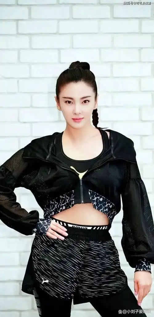 性感女神张雨绮,一流的身材长相,红毯造型实在有够火辣!