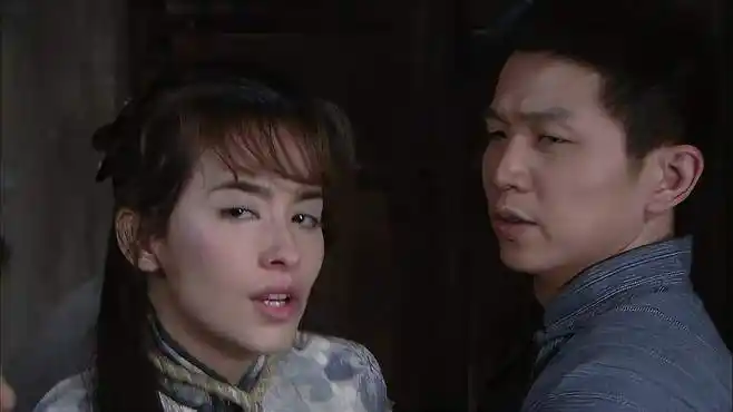 围屋里的桃花:族长觊觎青女美貌,设计让她丈夫出海,青女危险了