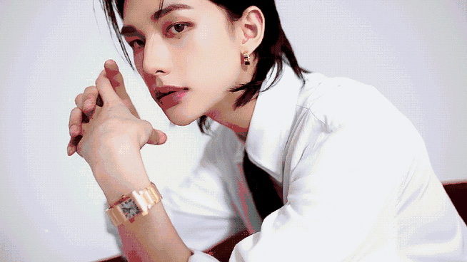 吴世勋/崔然竣/韩维辰/朴灿烈/金钟仁/古贺祐大/文俊辉/崔秀彬/ric