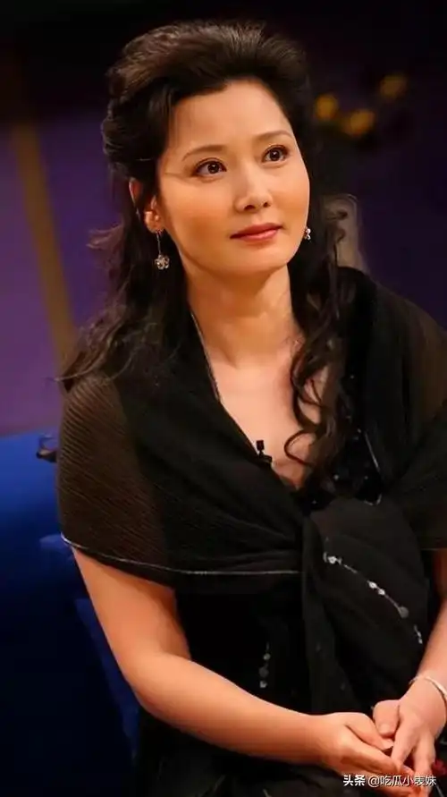 旗袍美女何赛飞